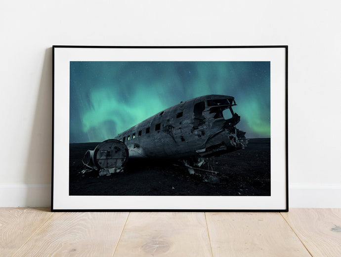 Iceland Northern Light Print | Sólheimasandur Beach US Navy Plane Crash Aurora Borealis - Relight Home Decor - Sebastien Coell Photography