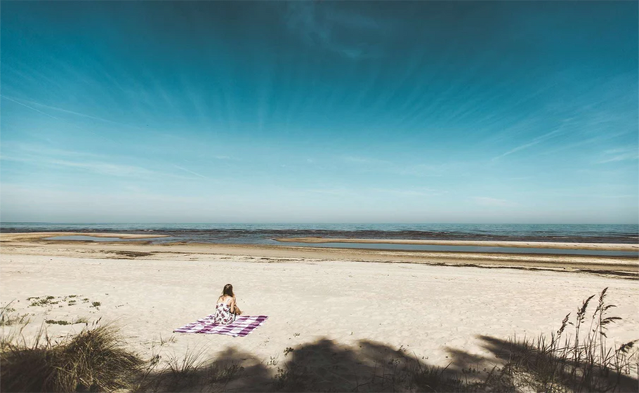 The Best Picnic Spots in Cornwall - For a bite to eat by the Cornish Coast